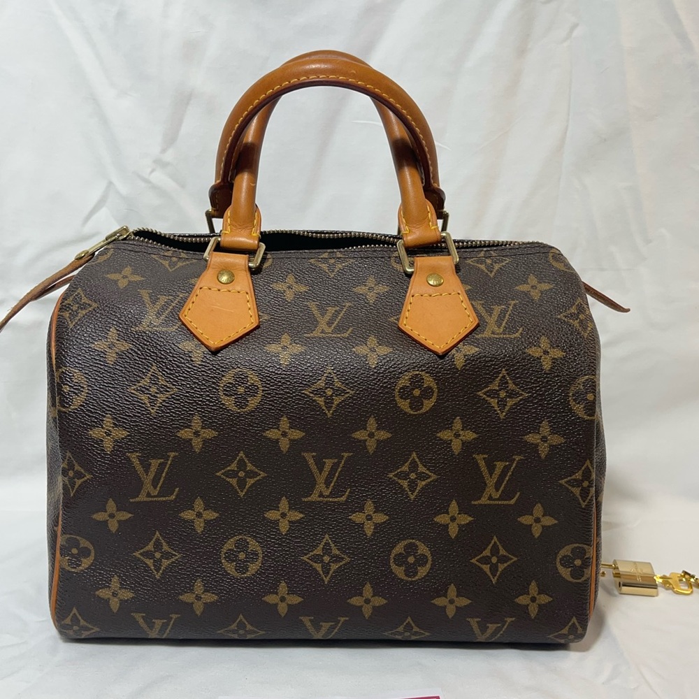 SOLD- Authentic Louis Vuitton Speedy 25 Monogram